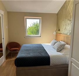 2 bedroom villa with heated pool & tennis court near Zadar, sleeps 4